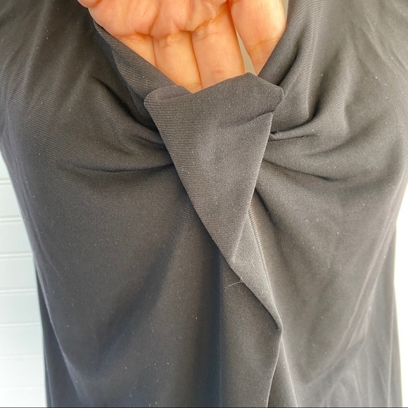 Black sleeveless blouse Size Medium - Picture 6 of 10